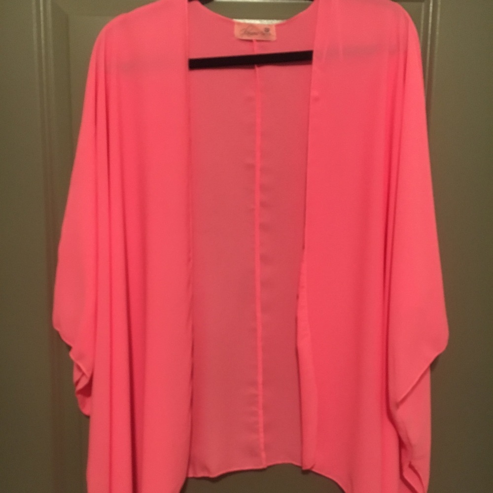 Hot pink short sleeved kimono